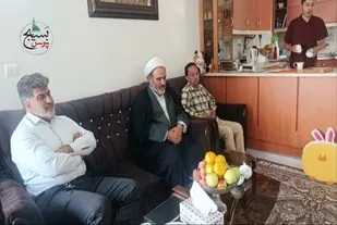 دیدار مسئول نمایندگی ولی فقیه در ناحیه مقاومت بسیج قدس با خانواده جانباز افغانستانی