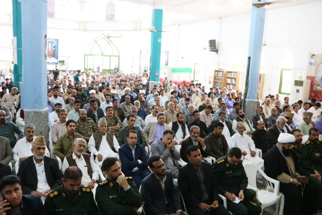 تکریم و معارفه فرمانده سپاه شهرستان ریگان برگزار شد؛ سرهنگ حکیمنیا سکاندار سپاه ریگان شد تکریم و معارفه فرمانده سپاه شهرستان ریگان برگزار شد؛ سرهنگ حکیمنیا سکاندار سپاه ریگان شد