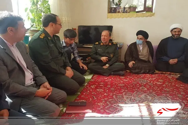 شاه‌‌‌کلید حل مشکلات مختلف در داخل است/ سیدعباس فاطمیه، بسیجی آزاده و وارسته