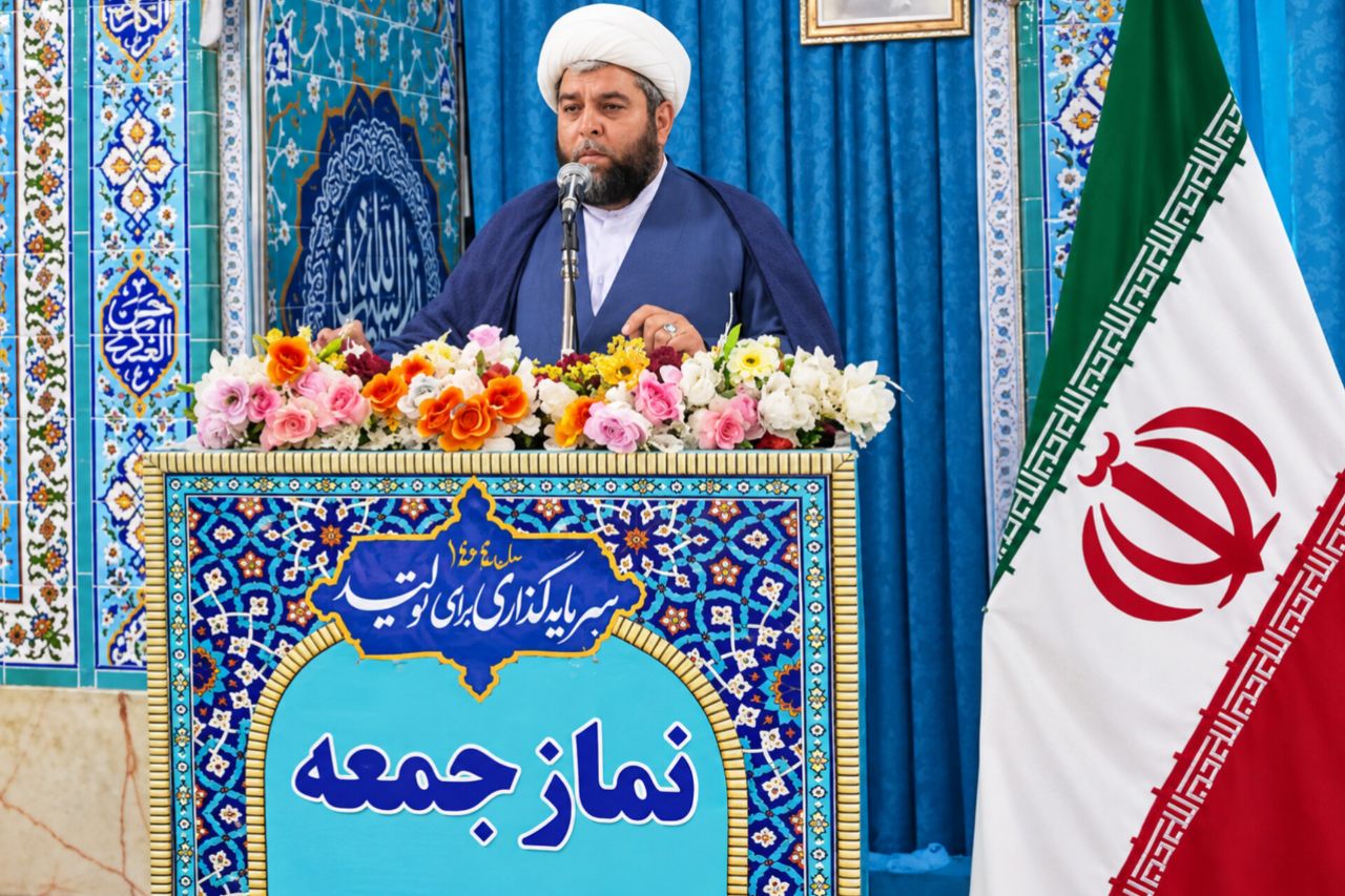 فرهنگ بسیجی و انقلابی برای حفظ اسلام و کشور در نسل‌های آینده نهادینه شود 