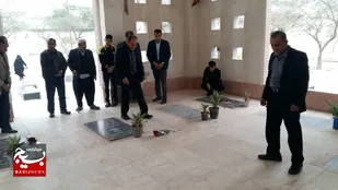 عطرافشانی قبور مطهر شهدا به مناسبت دهه فجر