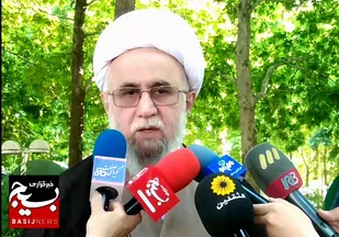 ساحت اجتماعی دین توسط امام خمینی(ره) در ابعاد مختلف عقلانیت و معنویت و عدالت&zwnj;خواهی بروز کرد