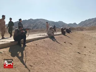 برگزاری میدان تیر ویژه طلاب و روحانیون حاشیه شهر زاهدان
