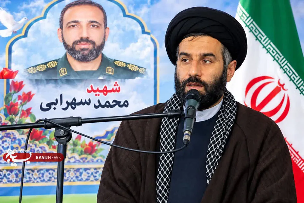 شهدا سرمایه ماندگار جامعه هستند