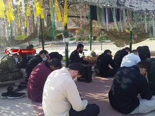 قرائت زیارت عاشورا در جوار مرقد مطهر شهدای گمنام