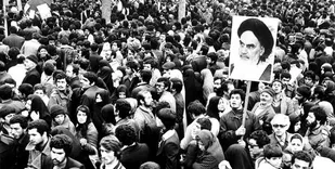پیروزی انقلاب اسلامی از قیام 15 خرداد سال 42 سرچشمه گرفت