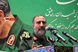 نباید میدان را برای دشمن خالی کرد/دشمن با قدرت در میدان است