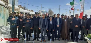 مراسم عطر افشانی قبور مطهر شهدا در شهرستان سمیرم به مناسبت دهه فجر