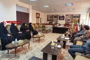 دیدار جمعی از هنرمندان&zwnj; با امام جمعه &zwnj;ملایر به مناسبت هفته هنر انقلاب اسلامی