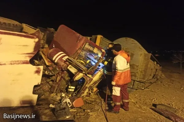 فوت یک نفر بر اثر واژگونی یک دستگاه تریلر نفتکش در گردنه اسدآباد