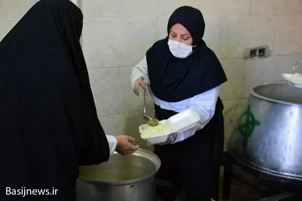 پخت ۱۵۰۰ پرس غذا در آشپزخانه مرکزی ستاد اربعین شهرستان همدان