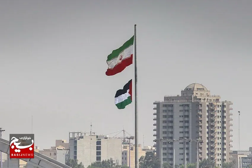پرچم فلسطین و ایران در اهواز برافراشته شد