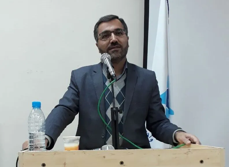نبود مدیر و کارگزار انقلابی مهمترین عامل درجا زدن در مرحله سوم انقلاب