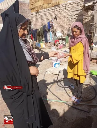 تهیه و توزیع گوشت گرم به خانواده های نیازمند&nbsp;