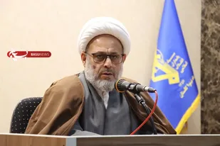 دستورات زندگی در دین مبین اسلام گنجانده شده است/احترام به پدر و مادر از وظایف فرزندان در مقابل آنهاست