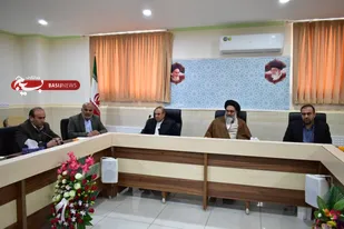 گزینش بهترین افراد را برای وظیفه خطیر معلمی انتخاب کند