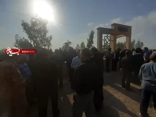 عهد و میثاق با شهدا به مناسبت وردود به سال جدید درجوار قبور شهدای شهر اردستان