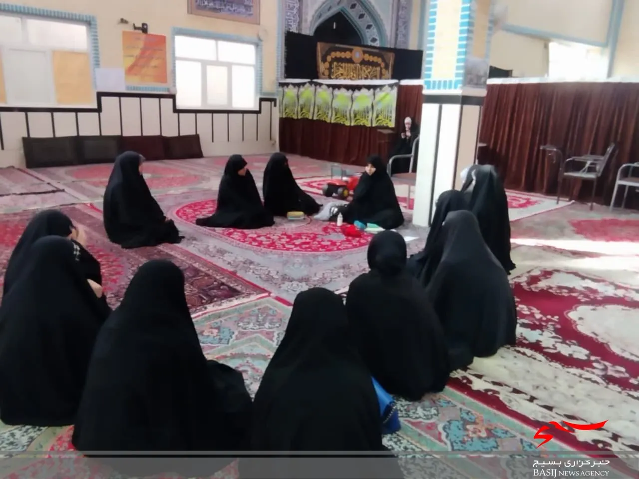 تبیین دلایل برتری اسلام نسبت به سایر ادیان الهی در پایگاه شهید لطفی‌نیاسر