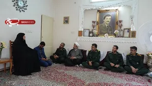 دیدار فرمانده سپاه الغدیر با خانواده شهدای ارتش در یزد