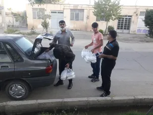 توزیع ۷۰ بسته غذایی و ۲۰۰ وعده افطاری به همت پایگاه بسیج شهدا شاهرود+ تصاویر