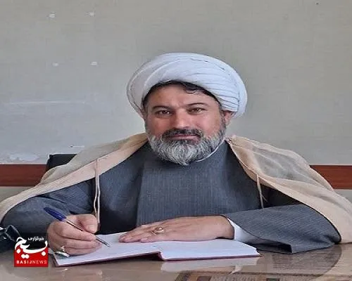 با تقویت مساجد، حسینیه‌ها، مدارس و رسیدگی به مشکلات نظامی‌ها، زمینه رشد همه جانبه کشور را مهیا کنیم