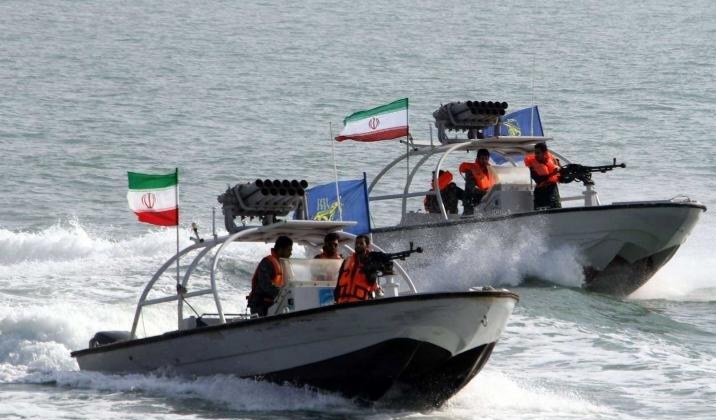 دریادلان نیروی دریایی سپاه در پهنه نیلگون خلیج فارس و تنگه راهبردی هرمز، معادلات دشمن را به هم ریختند دریادلان نیروی دریایی سپاه در پهنه نیلگون خلیج فارس و تنگه راهبردی هرمز، معادلات دشمن را به هم ریختند