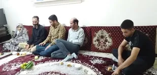 فرمانده   پایگاه شهید تربتی با مادر شهید محسن حسنی دیدار کرد