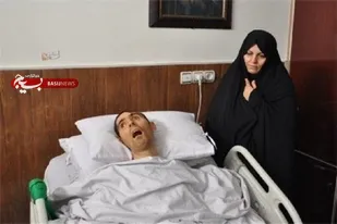 اعطای نشان مجاهدت و پایداری به همسر شهید زنده لرستانی