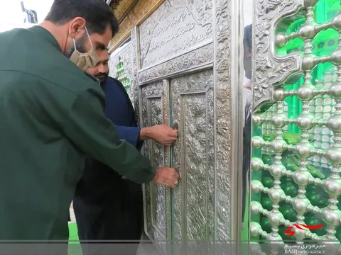 عطرافشانی مزار مطهر امامزاده سید منصور بن موسی بن جعفر شهرستان زرندیه
