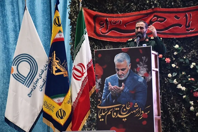 اخلاص در عمل  و اهل سازش نبودن با دشمن از شاخصه های مکتب حاج قاسم است