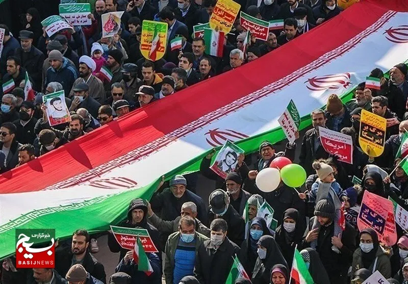 شکوه دشمن‌شکن مردم مشهدالرضا در جشن ۴۵ سالگی انقلاب/مشت محکم خراسانی‌ها‌ بر دهان استکبار در یوم الله ۲۲ بهمن+تصاویر و فیلم