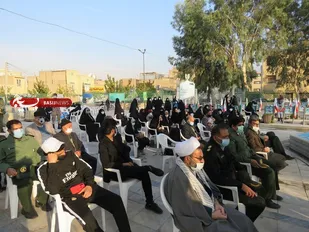 غبار روبی گلستان شهدای محله دستگرد (جنوب غرب اصفهان) با حضور نماینده ولی فقیه و پایوران و بسیجیان ناحیه