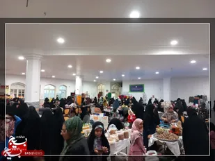 بازارچه نرجس در قالب یلدای مهربانی در قم برپا شد