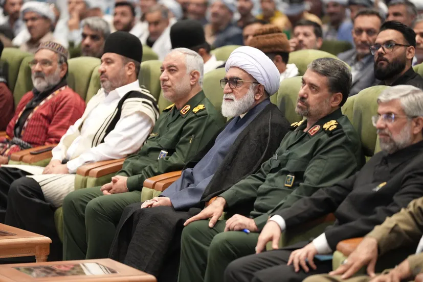 آیین تجدید میثاق بسیجیان جامعه عشایری کشور با رهبر شهید و بیعت با رهبر معظم انقلاب اسلامی در حرم مطهر رضوی