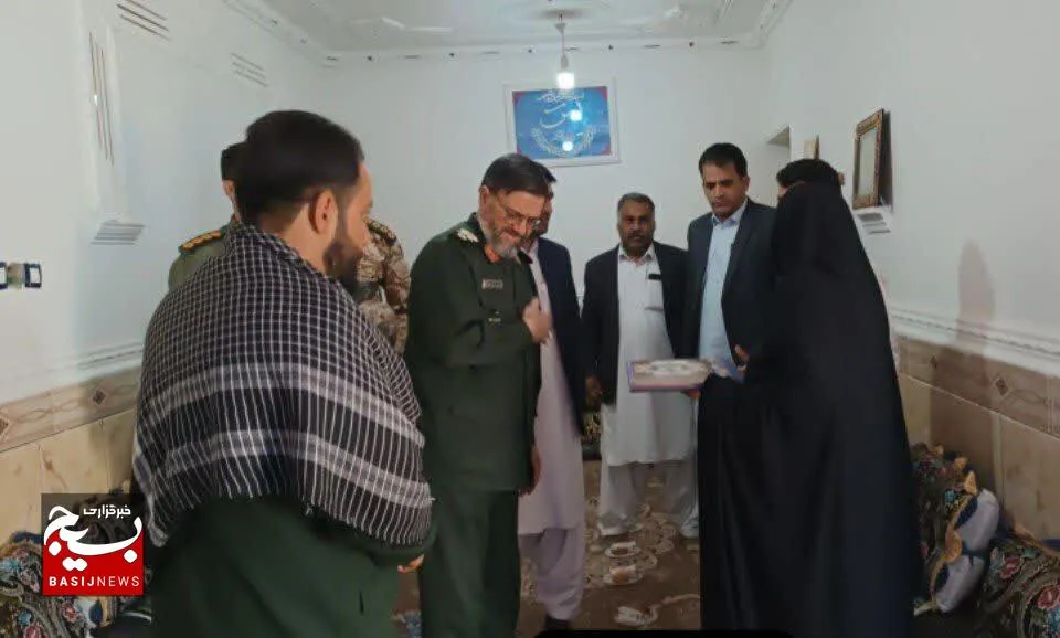 دیدار صمیمانه فرمانده سپاه سلمان با خانواده شهداء در مهرستان