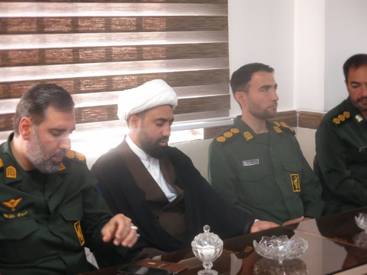 دیدار فرمانده و مسئول نمایندگی ولی فقیه سپاه ناحیه آوج با فرمانده انتظامی شهرستان دیدار فرمانده و مسئول نمایندگی ولی فقیه سپاه ناحیه آوج با فرمانده انتظامی شهرستان