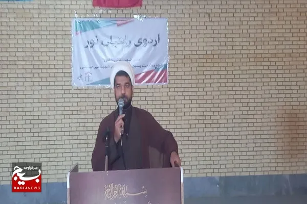 ۳۷ دانش آموز خاش به مناطق عملیاتی جنوب کشور اعزام شدند