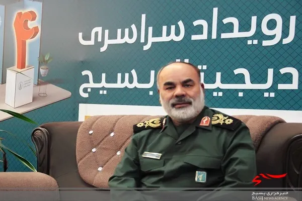 در جنگ نرم جوانان در صف اول اند/ دشمن به دنبال تسخیر ذهن ها و هدایت آن است