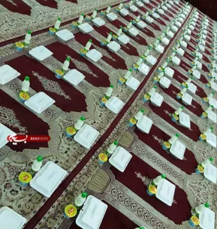 تهیه و توزیع ۳۰۰ پرس غذای گرم به همت گردان بیت المقدس حوزه بسیج محلات علی (ع) شاهرود