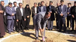 آیین کلنگ زنی مدرسه 12 کلاسه  در لردگان