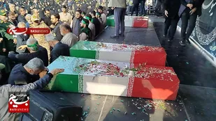 تشییع پیکر ۷ شهید گمنام در رشت