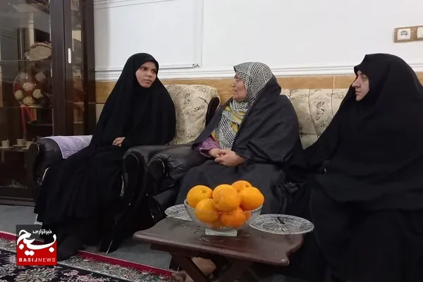 دیدار مسئول واحدخواهران بسیج مداحان استان و مدیر کانون ناحیه زاهدان از ذاکر ومداح پیشکسوت اهل بیت(ع )