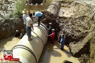 رفع شکستگی خط لوله آب ۴۰۰ میلیمتری در بندر امام خمینی
