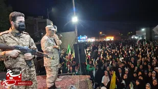 نمایش اقتدار دفاعی در میدان فجر مشهد