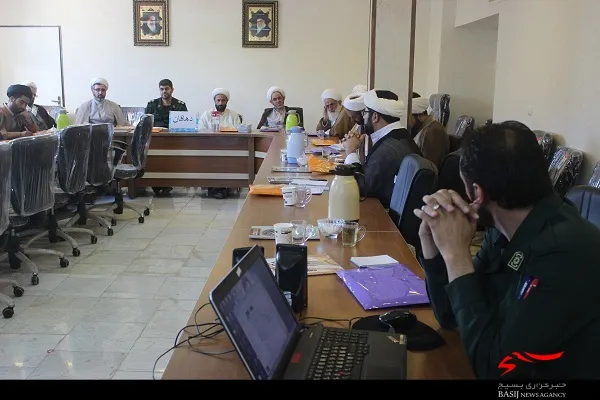 همایش ائمه جماعات مساجد شهرستان دهاقان در ناحیه مقاومت بسیج دهاقان برگزار شد