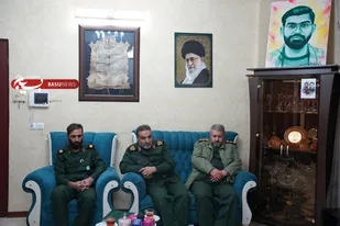 اگر انقلاب به سمت جلو حرکت می کند از قطرات خون شهداست