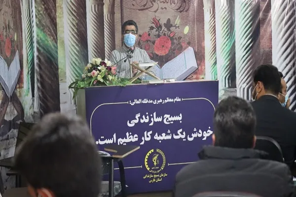 مردم مالک انقلاب اند؛ آن‌ها را در مسائلشان یاری کنیم