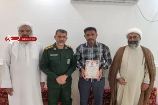 تجلیل از خانواده شهید اهل سنت توسط تیپ امام صادق (ع)