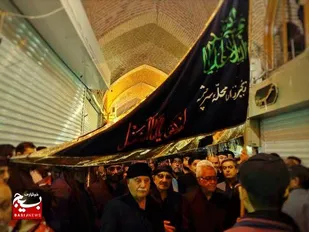 بازار اردبیل در سومین روز از ماه محرم؛ عزاداری محله سرچشمه در بازار