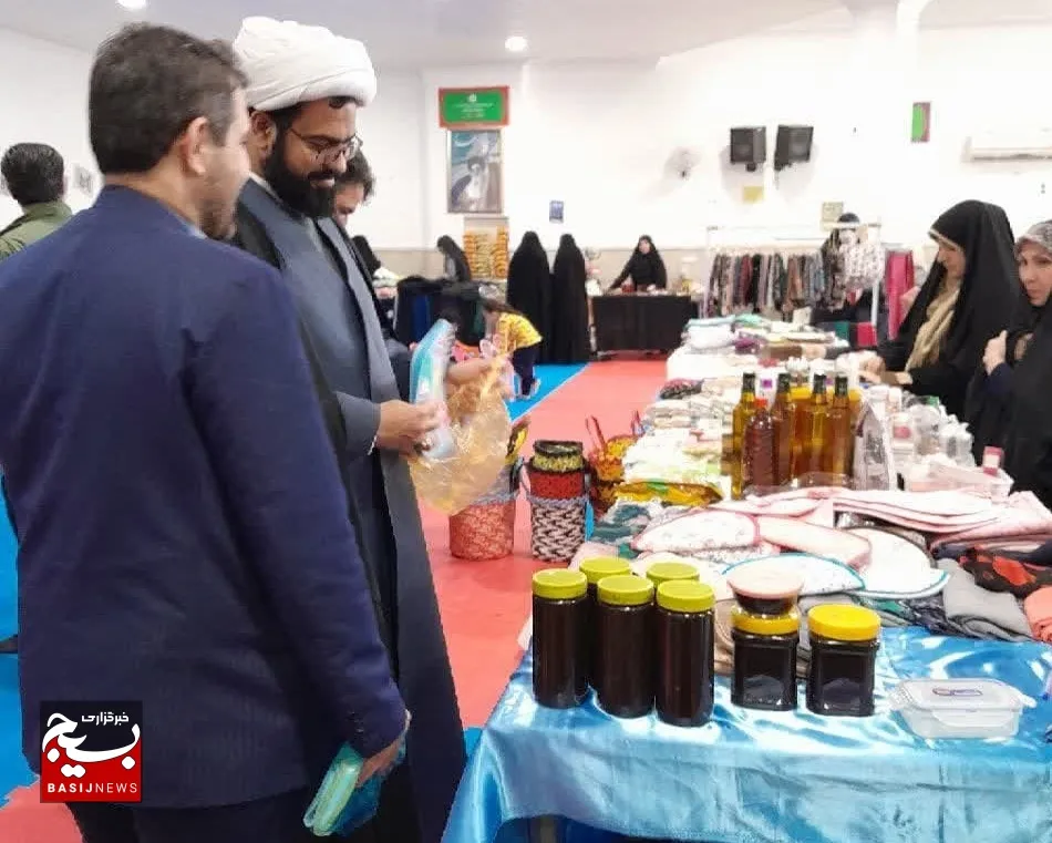 بازارچه حمایت از بانوان تولیدکننده در قم برپا شد